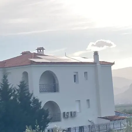 Apartment Enchanting Mycenae - Your Greek Retreat Argos