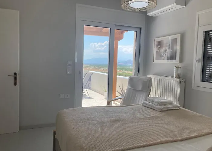 Apartment Enchanting Mycenae - Your Greek Retreat *