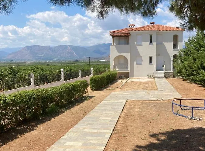 Apartment Enchanting Mycenae - Your Greek Retreat Argos